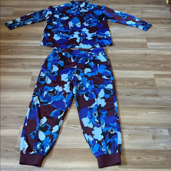 Who What Wear 2 Piece Set Button up & Joggers Blue multi Floral Size L NWT - Picture 2 of 16